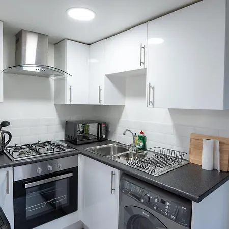 Charming 1-br Hideaway On 3*
