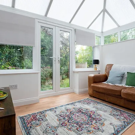Charming 1-br Hideaway On